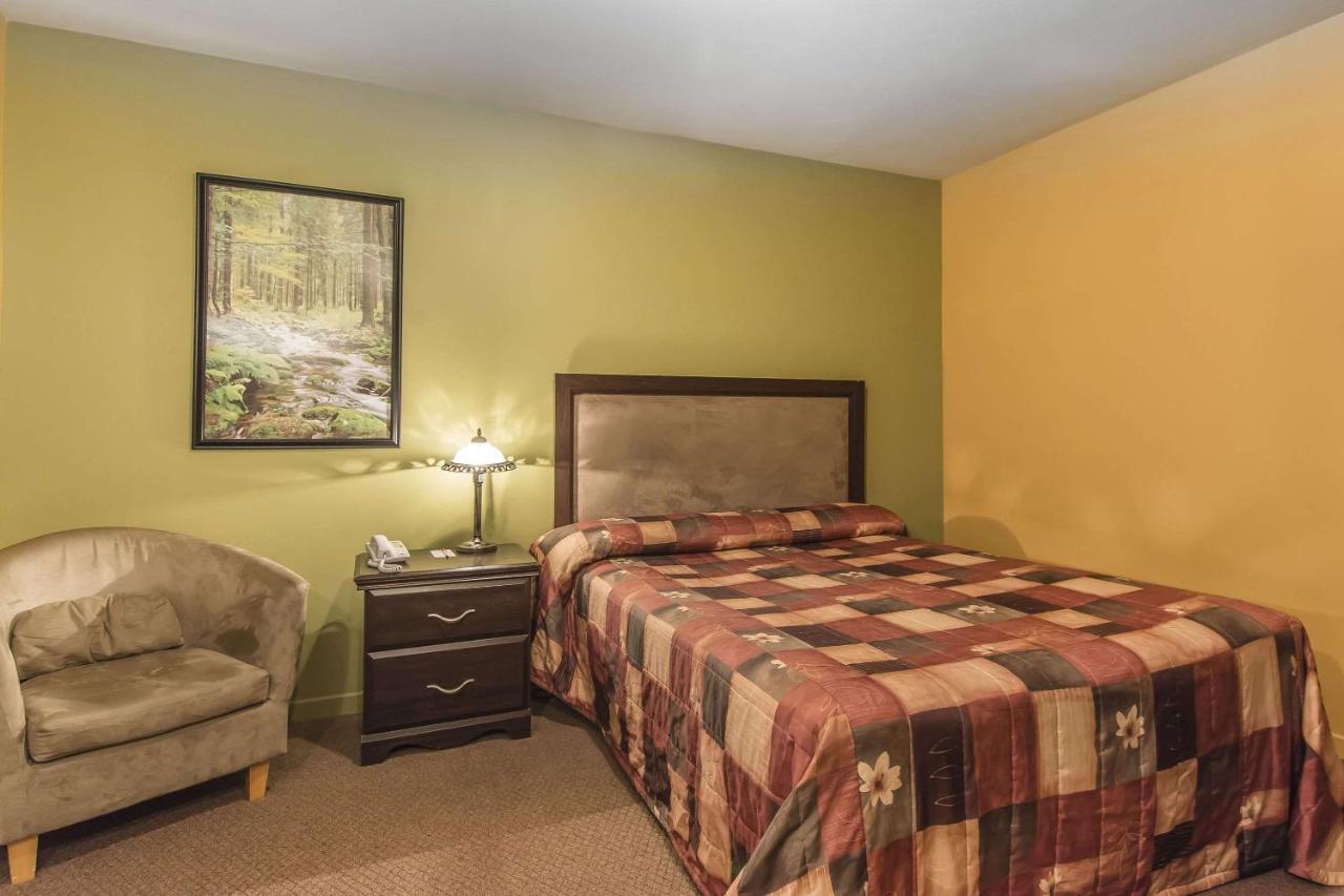 Econo Lodge Cabano Extérieur photo